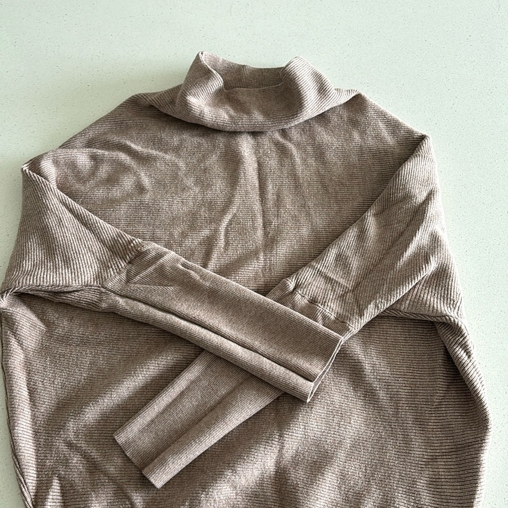Bluivy Sweater